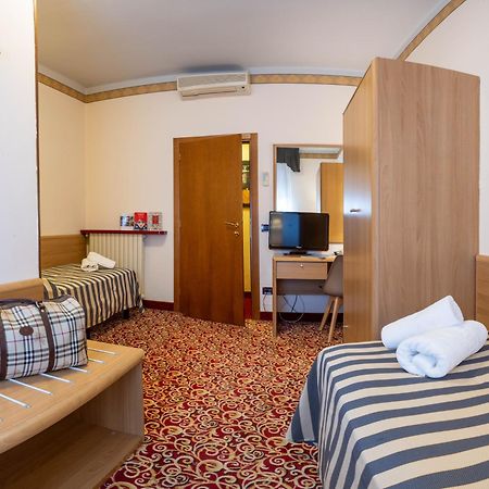 Hotel Giardinetto Desenzano del Garda Eksteriør billede