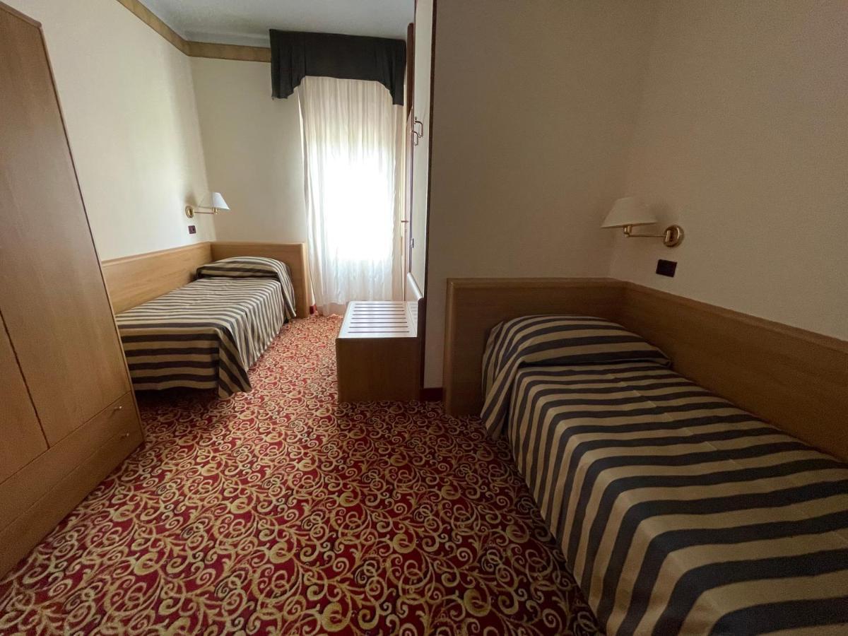Hotel Giardinetto Desenzano del Garda Eksteriør billede