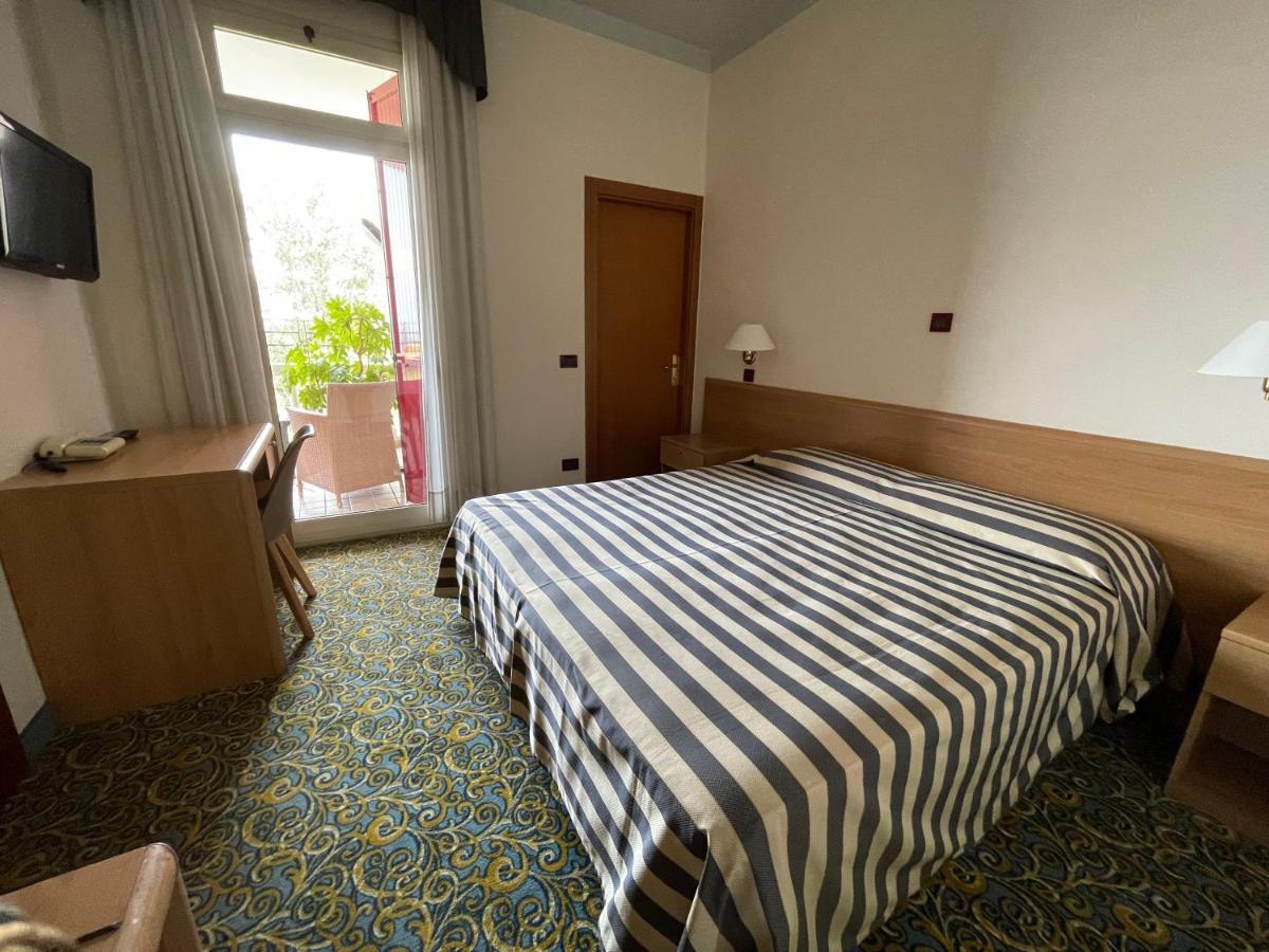 Hotel Giardinetto Desenzano del Garda Eksteriør billede