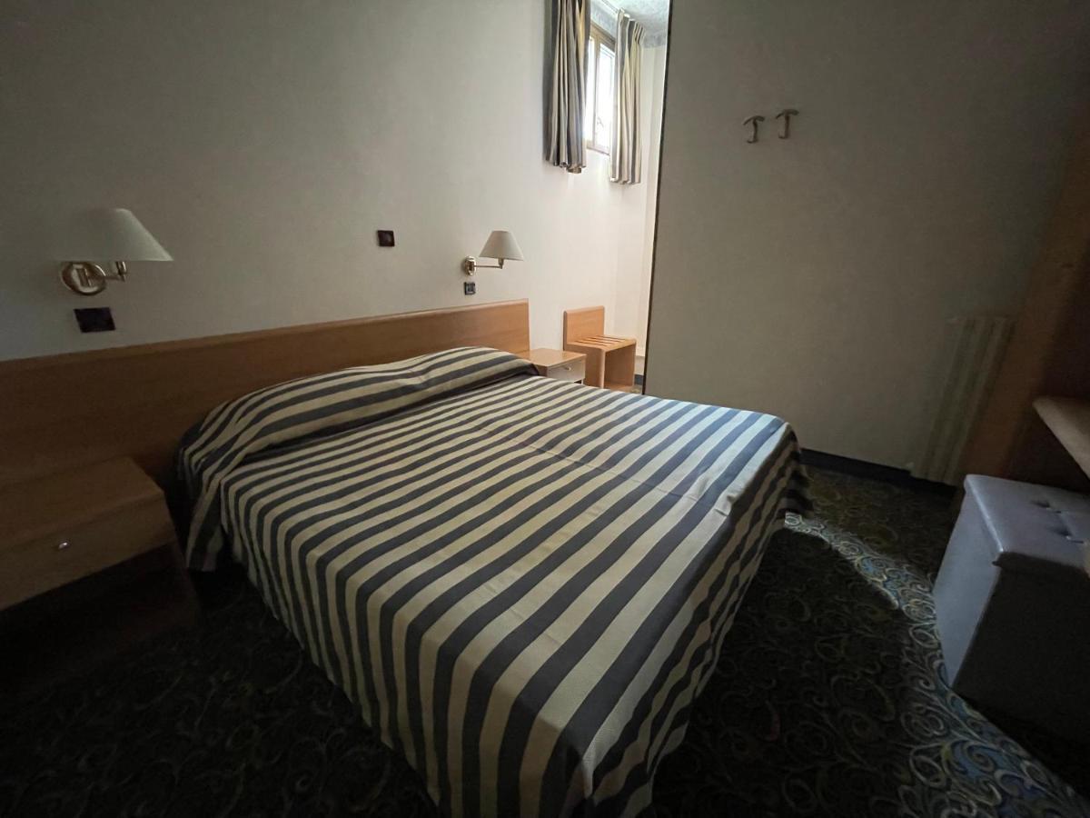 Hotel Giardinetto Desenzano del Garda Eksteriør billede