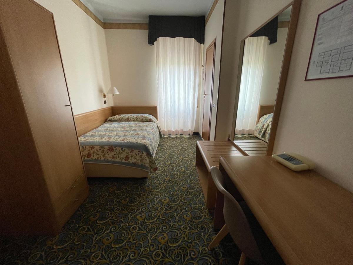 Hotel Giardinetto Desenzano del Garda Eksteriør billede