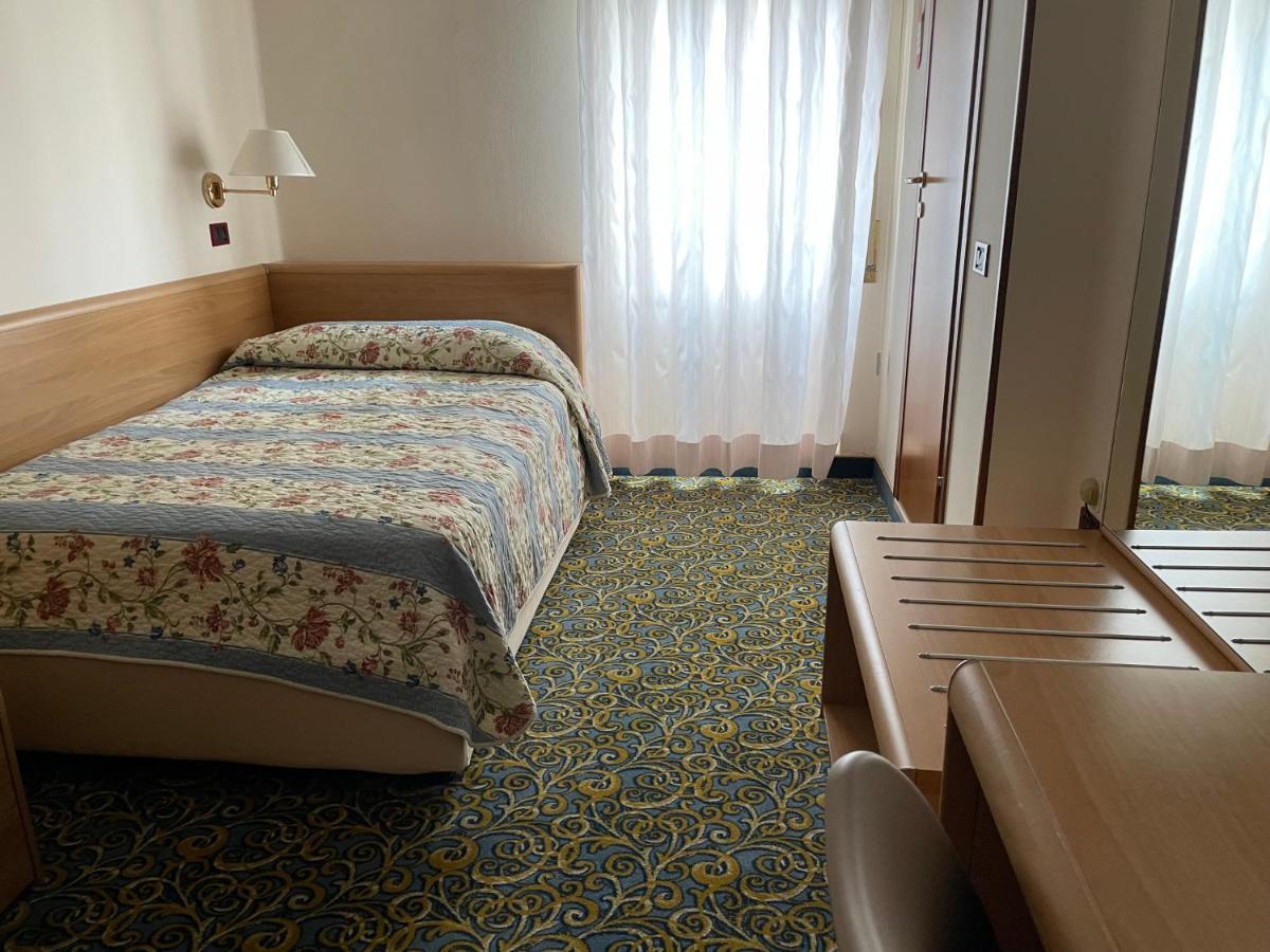 Hotel Giardinetto Desenzano del Garda Eksteriør billede