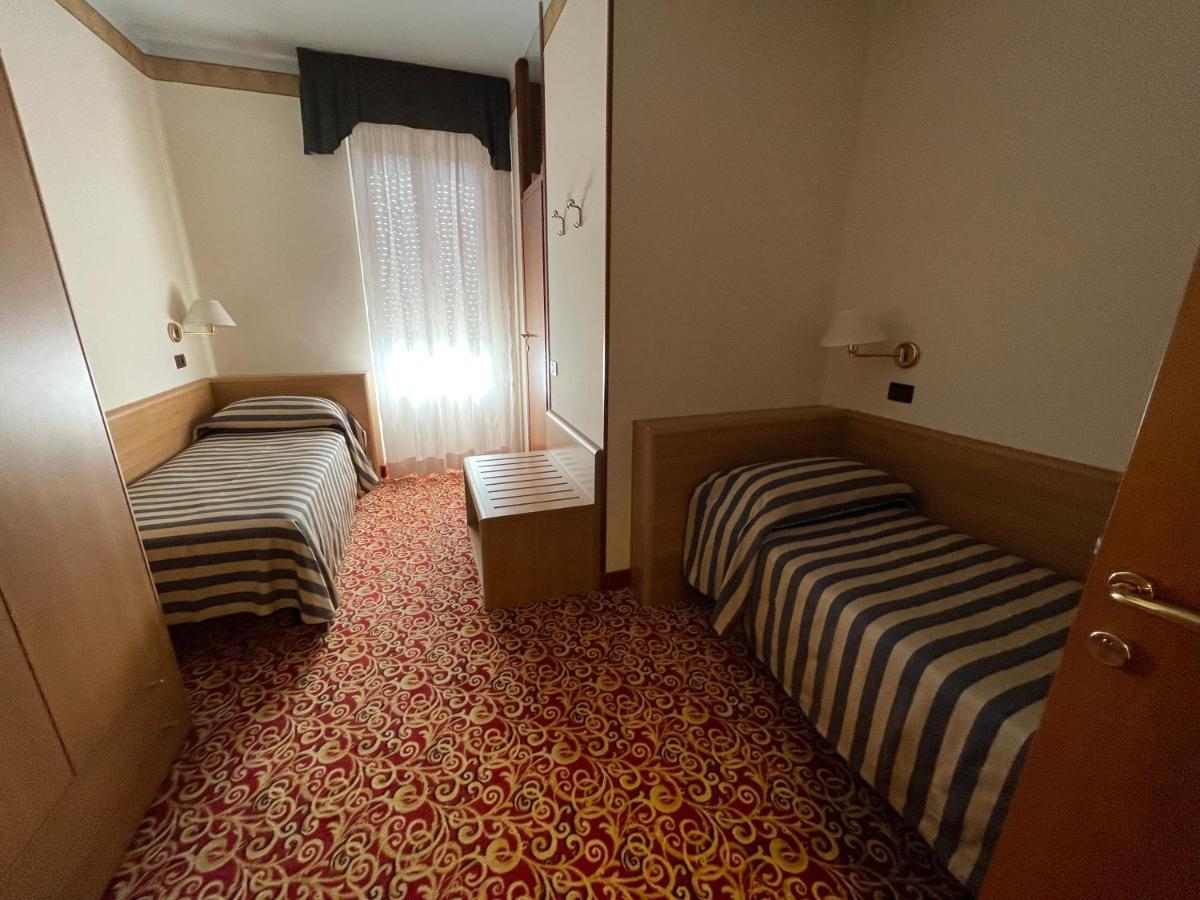 Hotel Giardinetto Desenzano del Garda Eksteriør billede