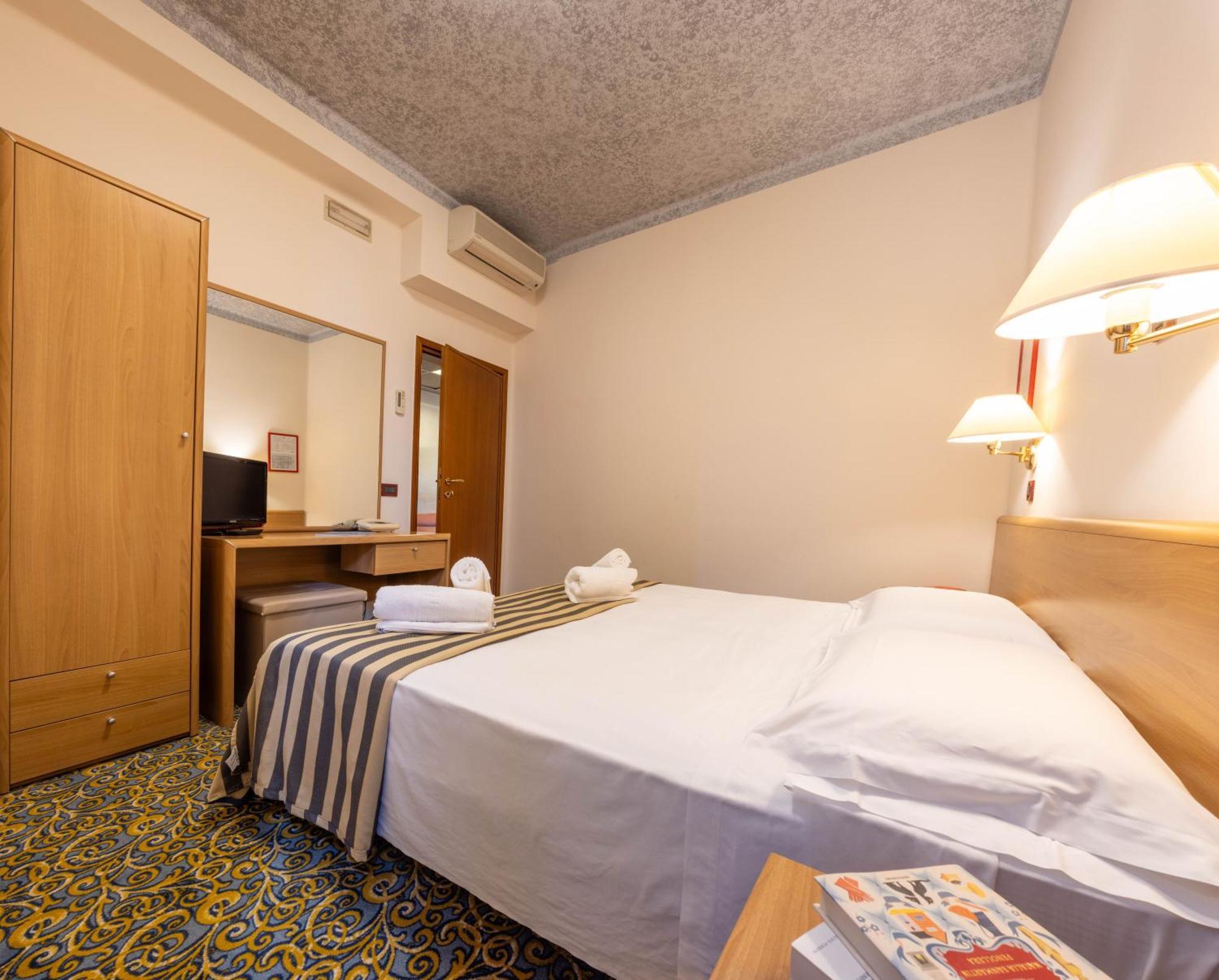 Hotel Giardinetto Desenzano del Garda Eksteriør billede