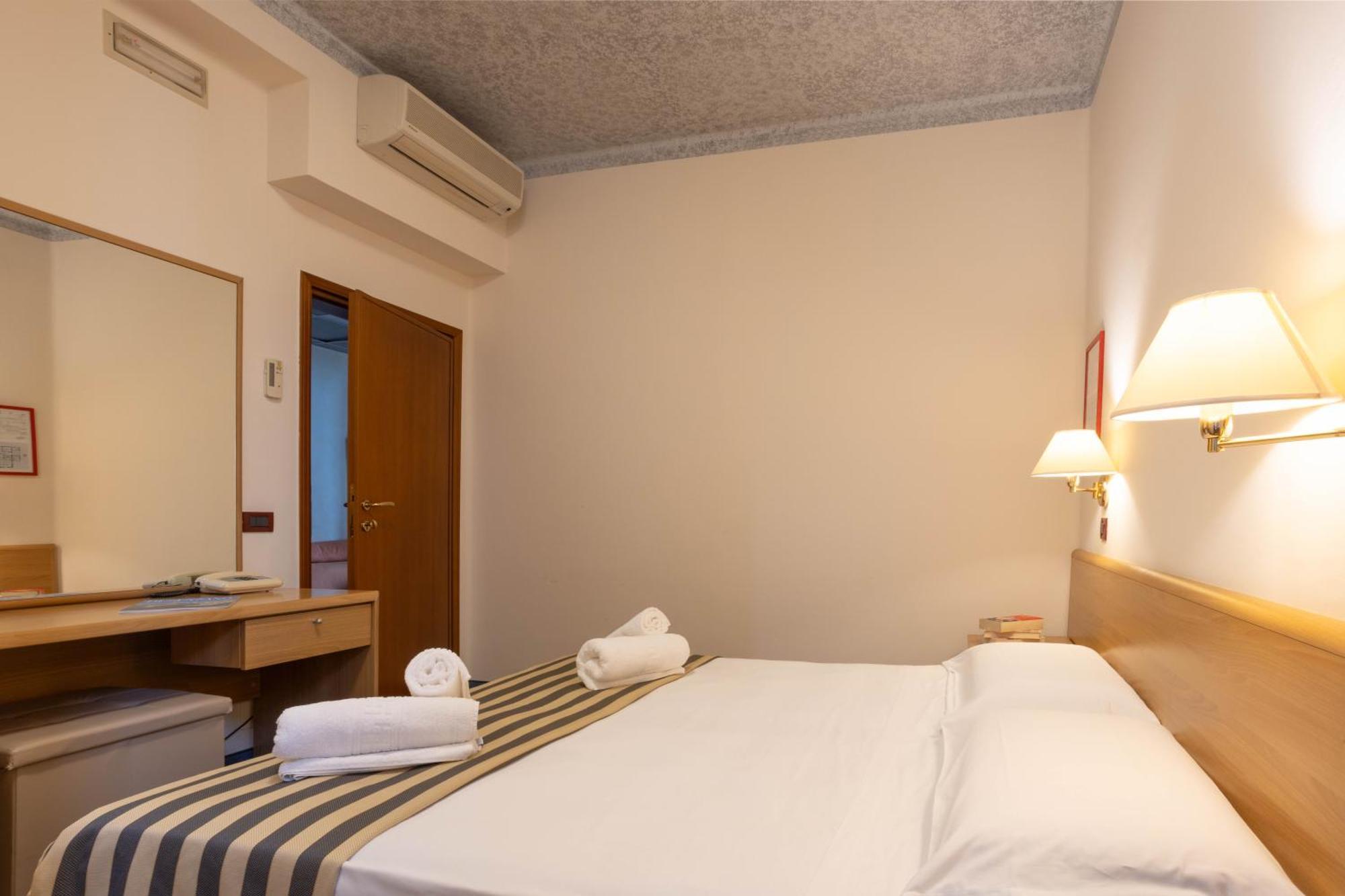 Hotel Giardinetto Desenzano del Garda Eksteriør billede