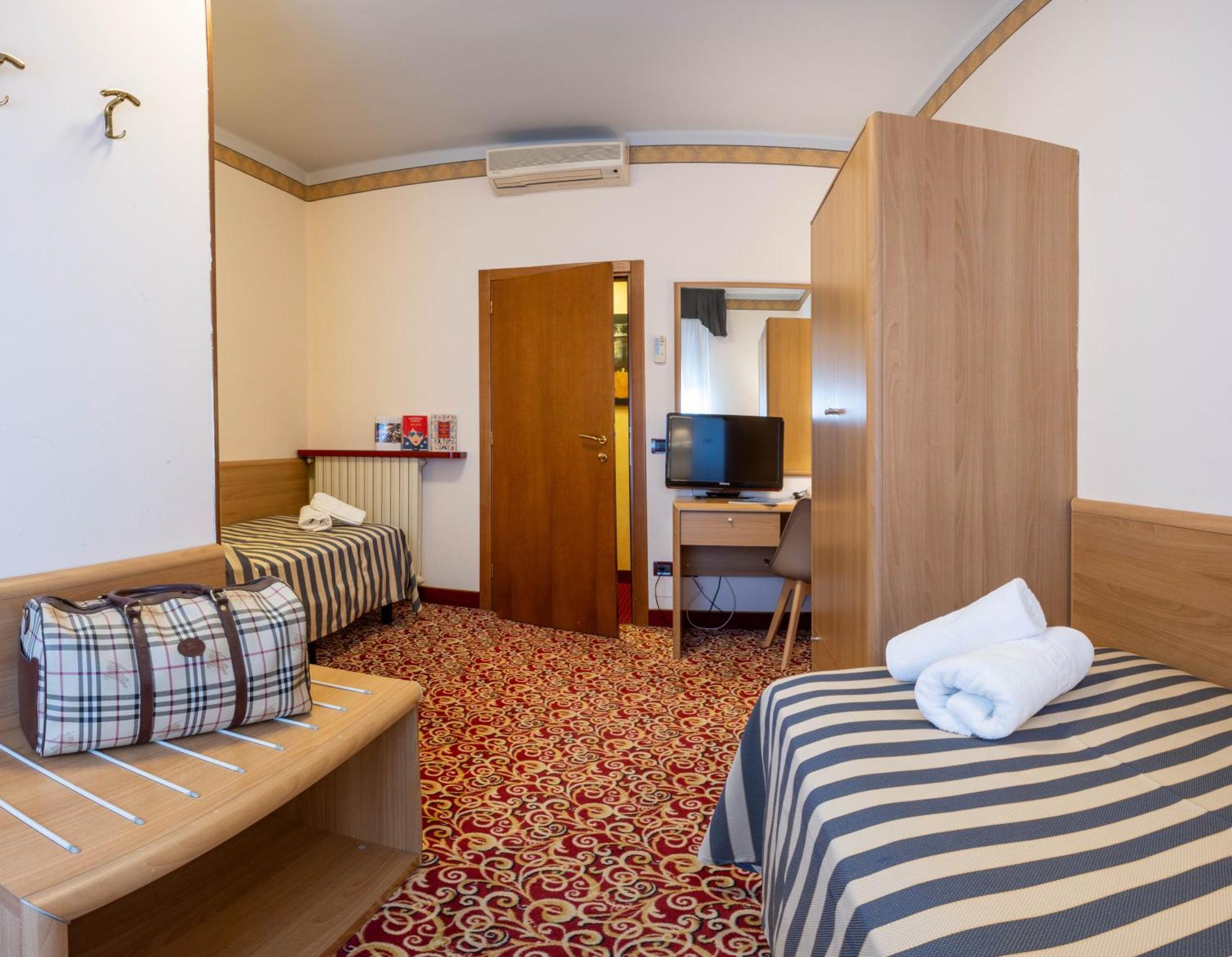 Hotel Giardinetto Desenzano del Garda Eksteriør billede