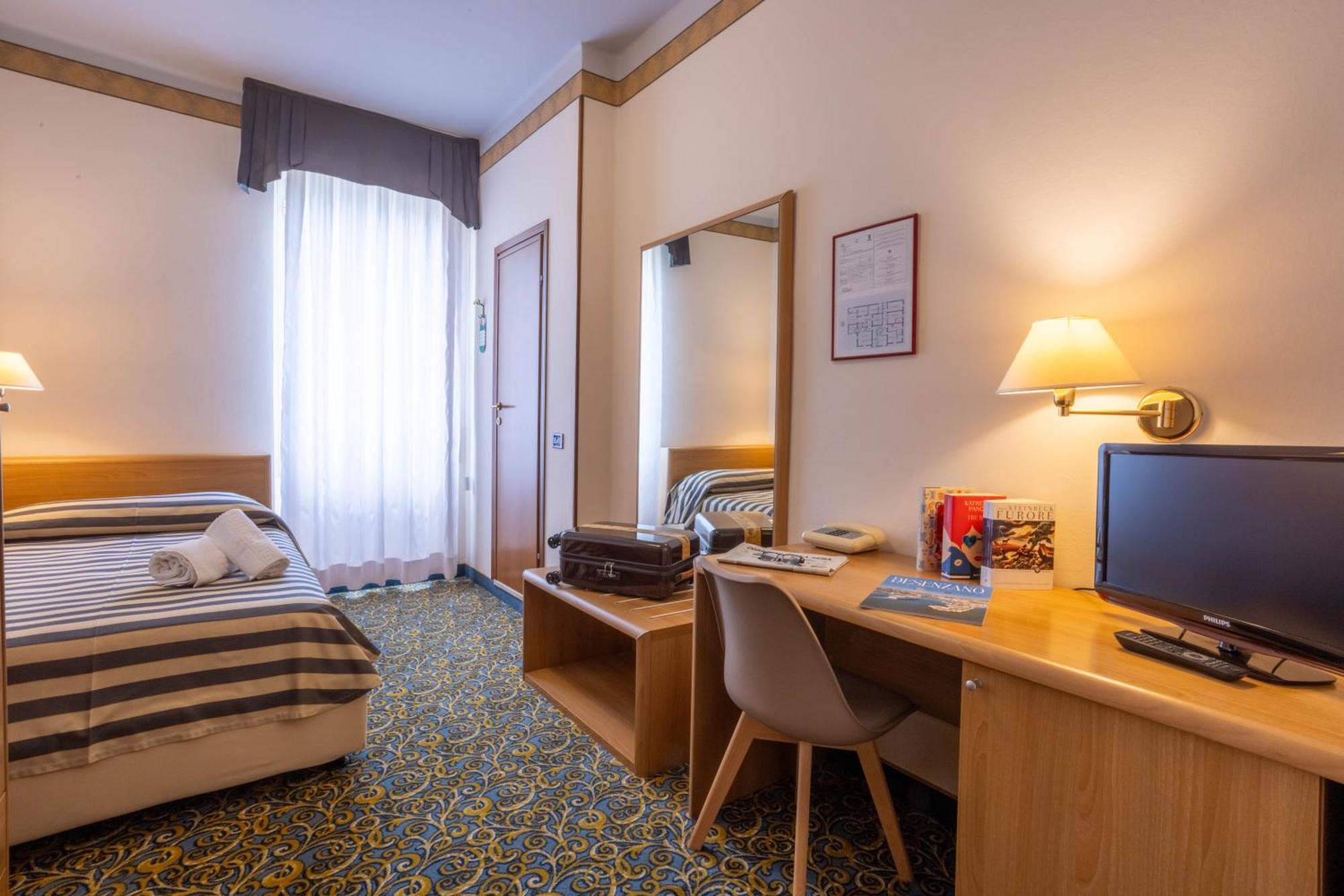 Hotel Giardinetto Desenzano del Garda Eksteriør billede