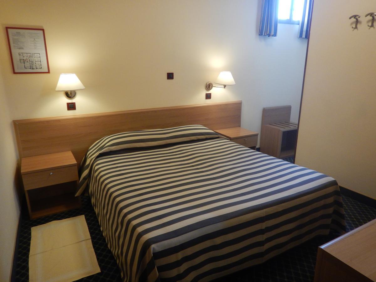 Hotel Giardinetto Desenzano del Garda Eksteriør billede